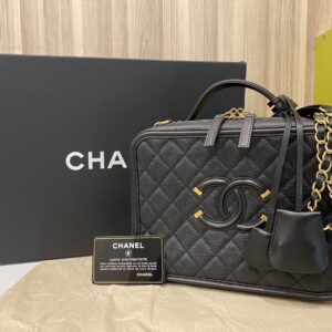 Chanel黑金荔枝箱包